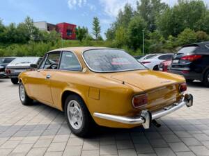 Bild 12/25 von Alfa Romeo Giulia GT 1300 Junior (1971)