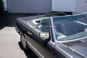 Image 21/29 of Mercedes-Benz 560 SL (1987)