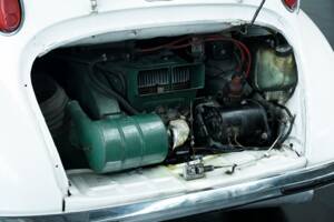 Image 42/48 of Subaru 360 (1970)