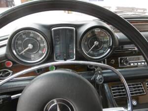 Bild 8/13 von Mercedes-Benz 280 SE 3,5 (1971)