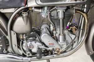 Image 30/40 of Norton Model 30 International (1957)