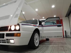 Image 12/15 de Lancia Delta HF Integrale Evoluzione I "Martini 6" (1992)