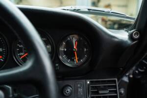 Image 40/67 of Porsche 911 Turbo 3.3 (1987)