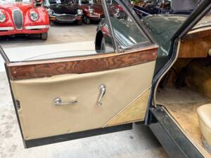 Image 5/28 of Jaguar XK 120 FHC (1953)
