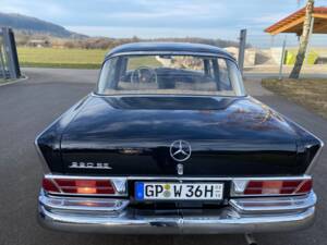 Afbeelding 4/9 van Mercedes-Benz 220 SE b (1964)