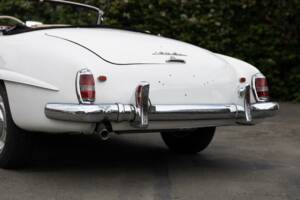 Image 9/10 of Mercedes-Benz 190 SL (1961)