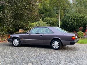 Bild 8/35 von Mercedes-Benz 230 CE (1992)