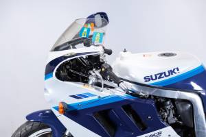 Bild 18/41 von Suzuki DUMMY (1990)