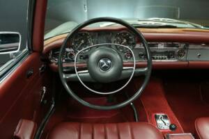 Immagine 16/50 di Mercedes-Benz 250 SL (1968)