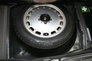 Image 23/30 of Mercedes-Benz 300 SL (1986)