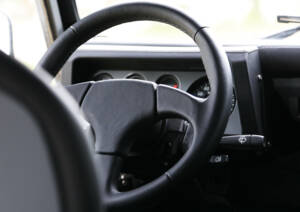 Image 46/56 of Land Rover 90 (1990)