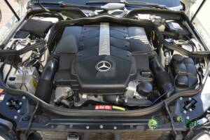 Image 14/50 of Mercedes-Benz E 500 T (2004)