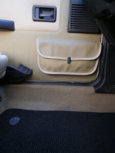 Image 17/65 of Peugeot 205 &quot;Indiana&quot; (1992)
