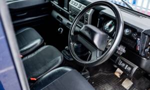 Image 4/41 of Land Rover Defender 90 (2004)