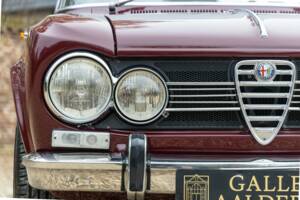 Imagen 27/50 de Alfa Romeo Giulia Nuova Super 1600 (1971)