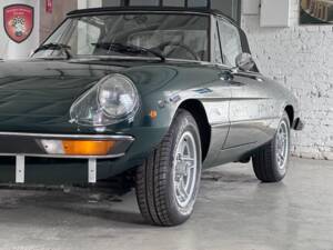 Image 54/68 of Alfa Romeo Spider Veloce 2000 (1977)