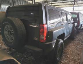 Image 5/8 of Hummer H3 (2008)