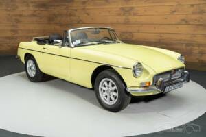 Image 15/19 de MG MGB (1977)