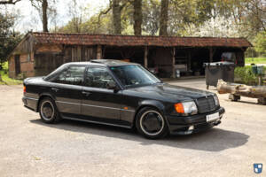 Image 3/98 of Mercedes-Benz 300 E-24 (1992)