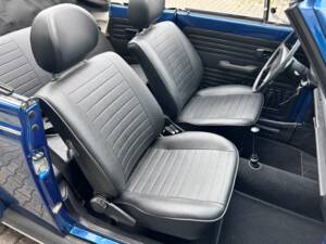 Bild 12/47 von Volkswagen Käfer 1303 LS (1979)