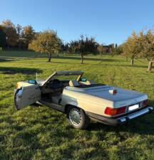 Image 4/8 de Mercedes-Benz 560 SL (1987)