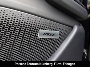 Image 31/36 of Porsche Taycan 4S Sport Turismo (2026)