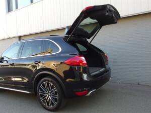 Image 72/96 of Porsche Cayenne S Diesel (2013)