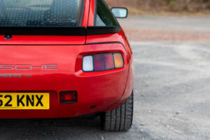 Image 27/50 of Porsche 928 S (1986)