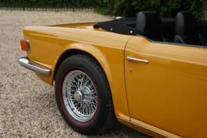 Image 43/50 of Triumph TR 6 (1971)
