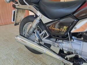 Immagine 15/34 di Moto Guzzi Nevada 750 (1998)