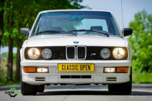 Image 2/51 of BMW M 535i (1985)