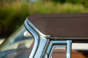 Bild 24/50 von Mercedes-Benz 220 SE b (1964)
