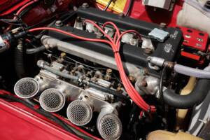 Image 44/50 de Alfa Romeo 1750 GT Veloce (1971)