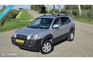 Image 2/46 of Hyundai Tucson 2.0i 4WD (2005)