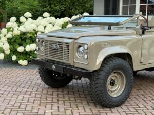 Bild 23/44 von Land Rover Defender 90 Td5 (1999)