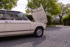 Imagen 45/50 de BMW 1802 (1975)