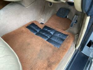 Bild 33/50 von Bentley Corniche (1980)