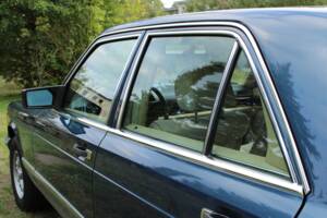 Image 18/51 de Mercedes-Benz 500 SE (1984)