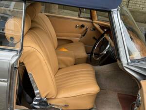 Bild 27/50 von Mercedes-Benz 220 SE b (1966)