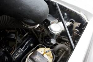 Image 42/50 of Bentley S 2 (1960)