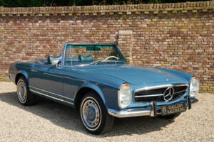 Image 32/50 of Mercedes-Benz 280 SL (1968)