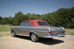 Afbeelding 10/36 van Mercedes-Benz 300 SE (1965)