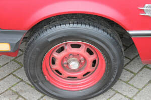Image 5/30 of BMW 320i (1982)