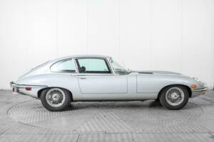 Image 7/47 de Jaguar E-Type (1969)