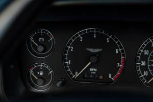 Immagine 11/46 di Aston Martin DB 7 Vantage Volante (2000)