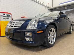 Image 2/17 of Cadillac STS 4.6 (2008)