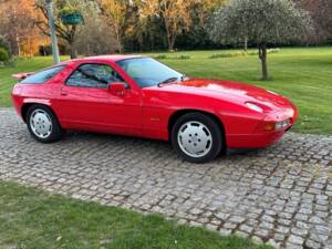 Image 5/33 of Porsche 928 S4 (1989)