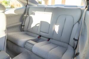 Image 28/50 of Mercedes-Benz CLK 200 (1997)