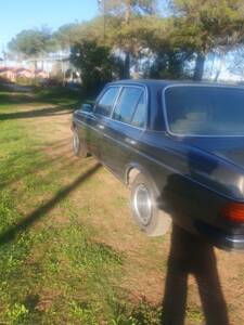 Bild 23/44 von Mercedes-Benz 240 D (1981)