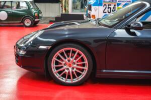 Image 30/48 of Porsche 911 Carrera 4S (2007)
